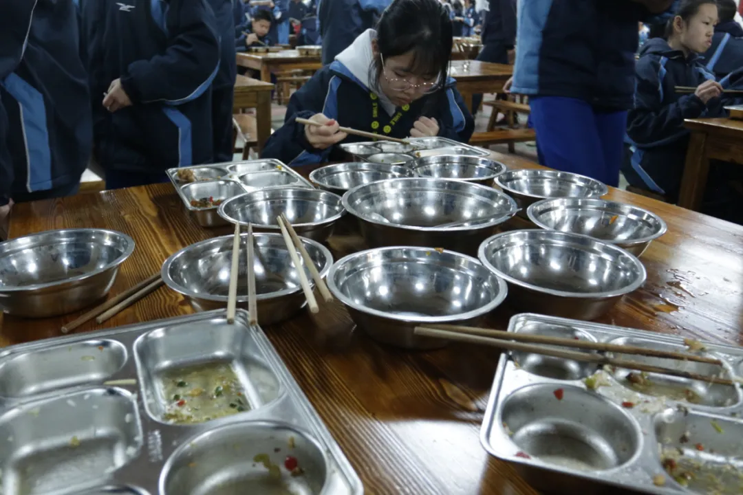 edcfdad1b8764587bbfa1a42645e0c2d.png edcfdad1b8764587bbfa1a42645e0c2d.png