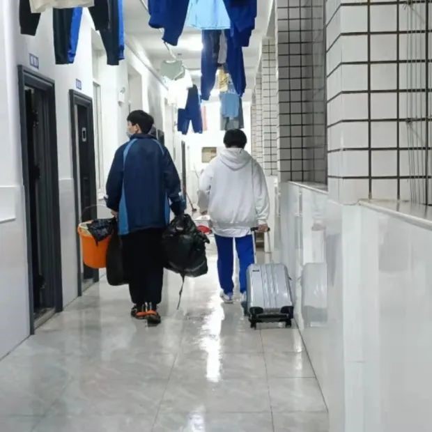 0628cabc4079469888e775fe9625919b.jpg 0628cabc4079469888e775fe9625919b.jpg