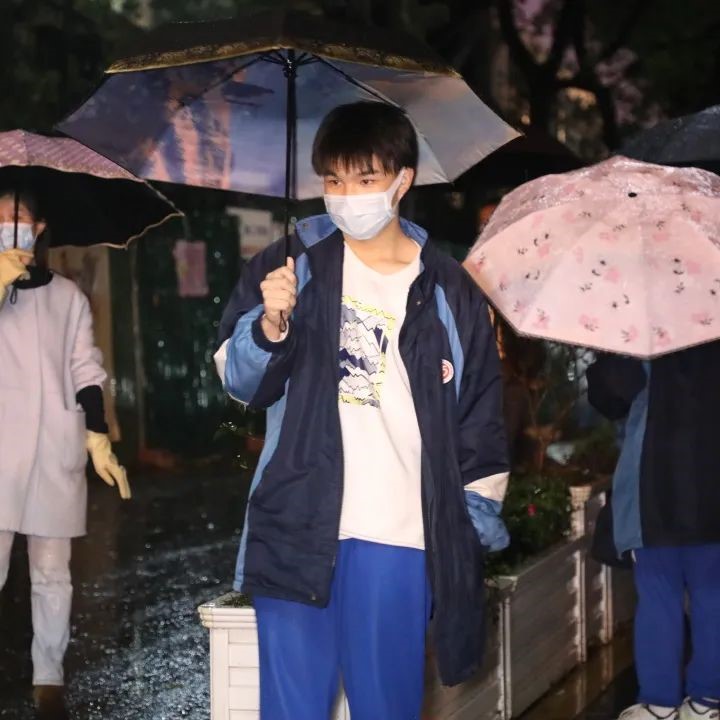 e518ddb1736645a4bfb1d9b2f8b9107e.jpg e518ddb1736645a4bfb1d9b2f8b9107e.jpg