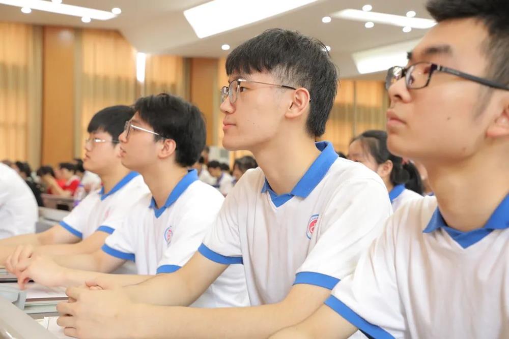 91959f7430ee46d684f0ce26325eba07.jpg 91959f7430ee46d684f0ce26325eba07.jpg