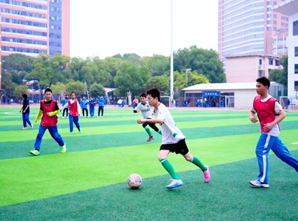 明宪少年踢出湘超范儿！初一年级“明宪杯”足球赛燃爆月亮山